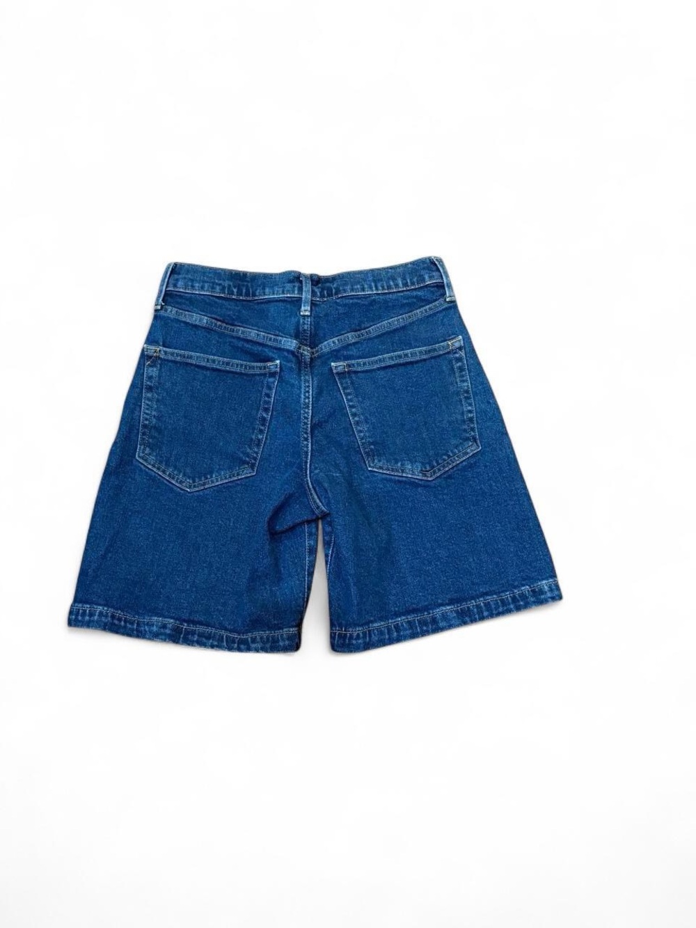GAP 10” High Rise Stride Bermuda - Picture 2 of 3